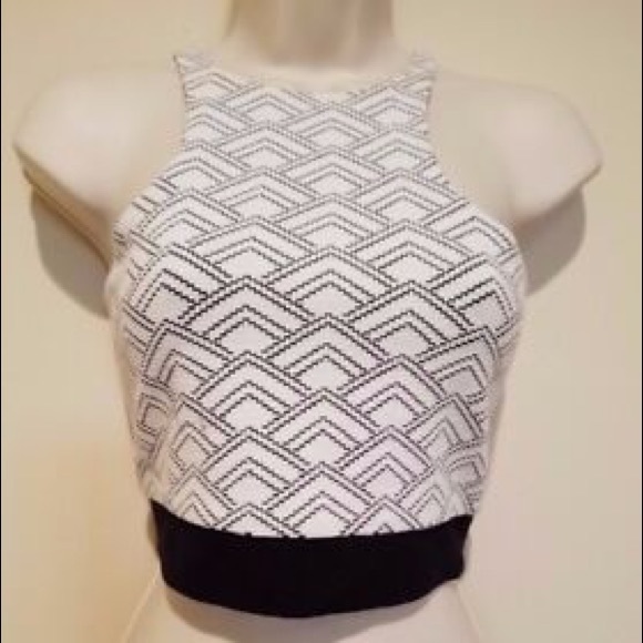 Women's Express Black & White Cold Shoulder Crop - Picture 2 of 3